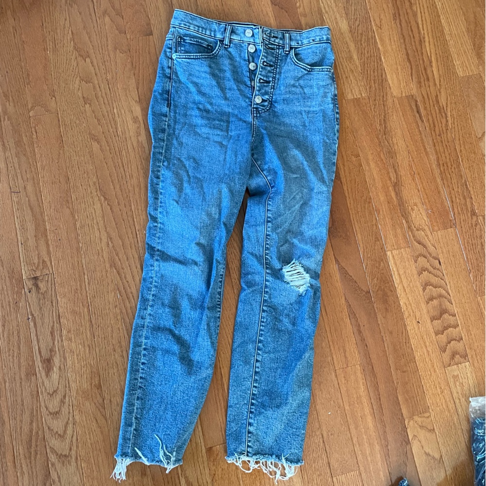 Express slim skinny high rise ripped jeans size 4 regular